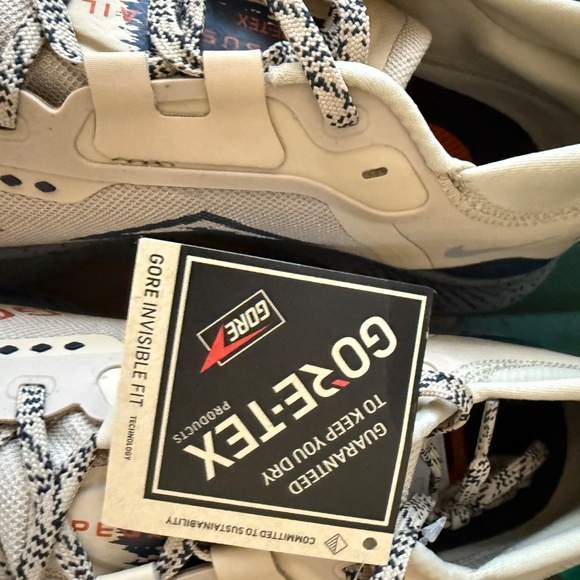 NEW NIKE RUNNING SHOE PEGASUS TRAIL 3 GORE-TEX RATTAN/ORANGE/THUNDER BLUE - Picture 6 of 7